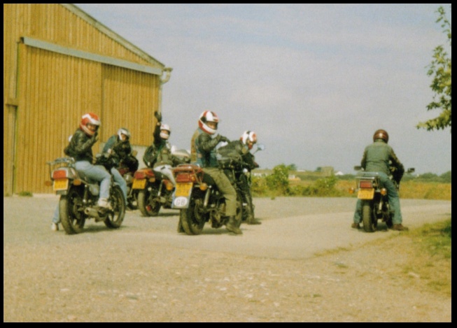 640x455 pixels (97K)